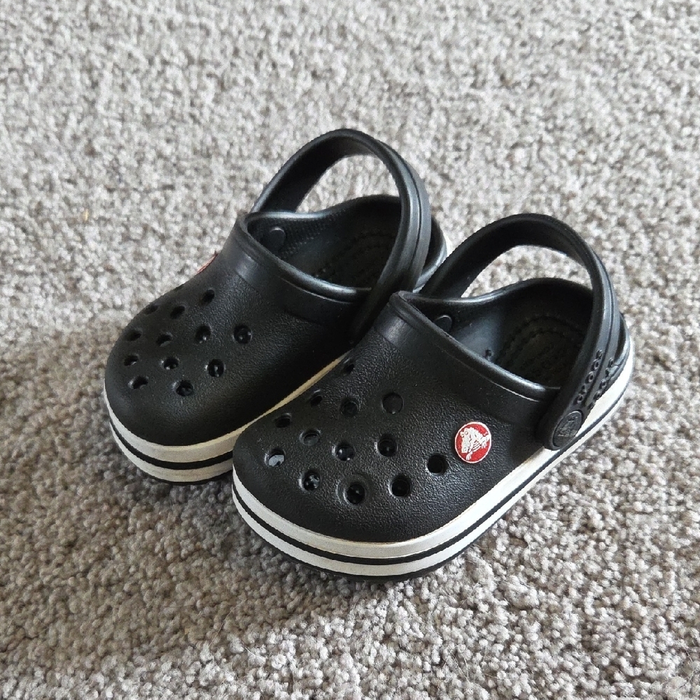 CROCS Black Sandals with Ventilated Design